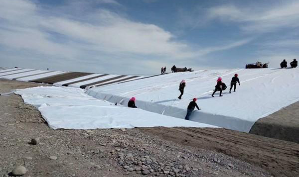 沙漠公路91香蕉视频下载地址布鋪設重點控製