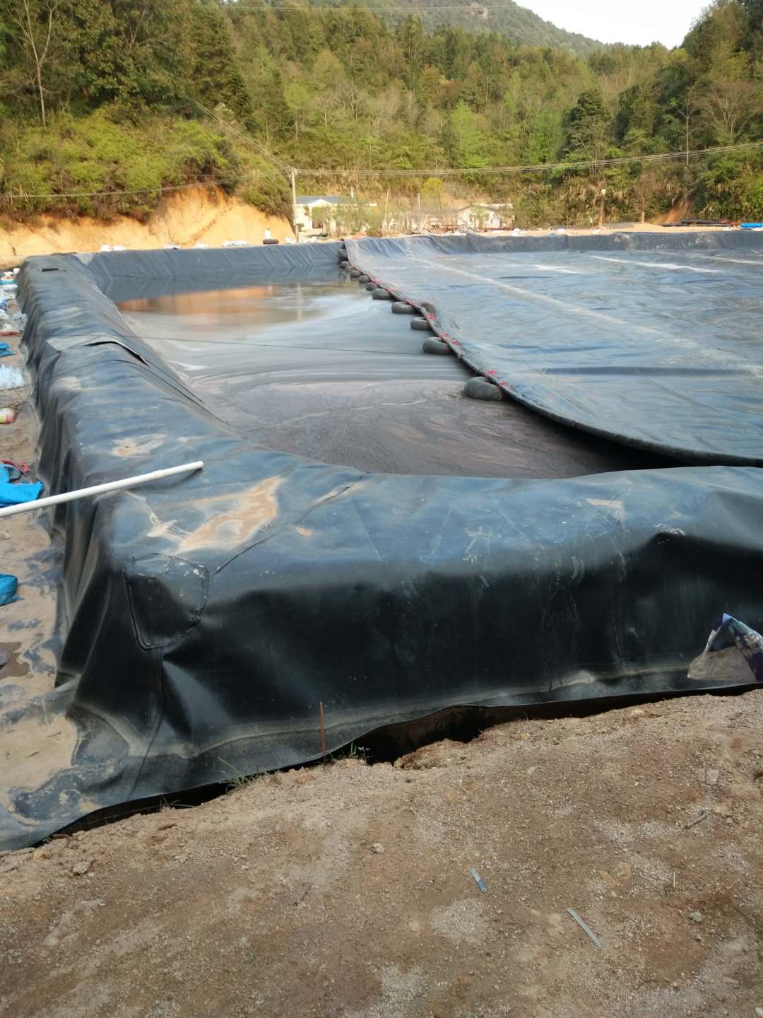 汙水蒸發池利用HDPE91香蕉视频下载地址膜防滲一定好嗎？