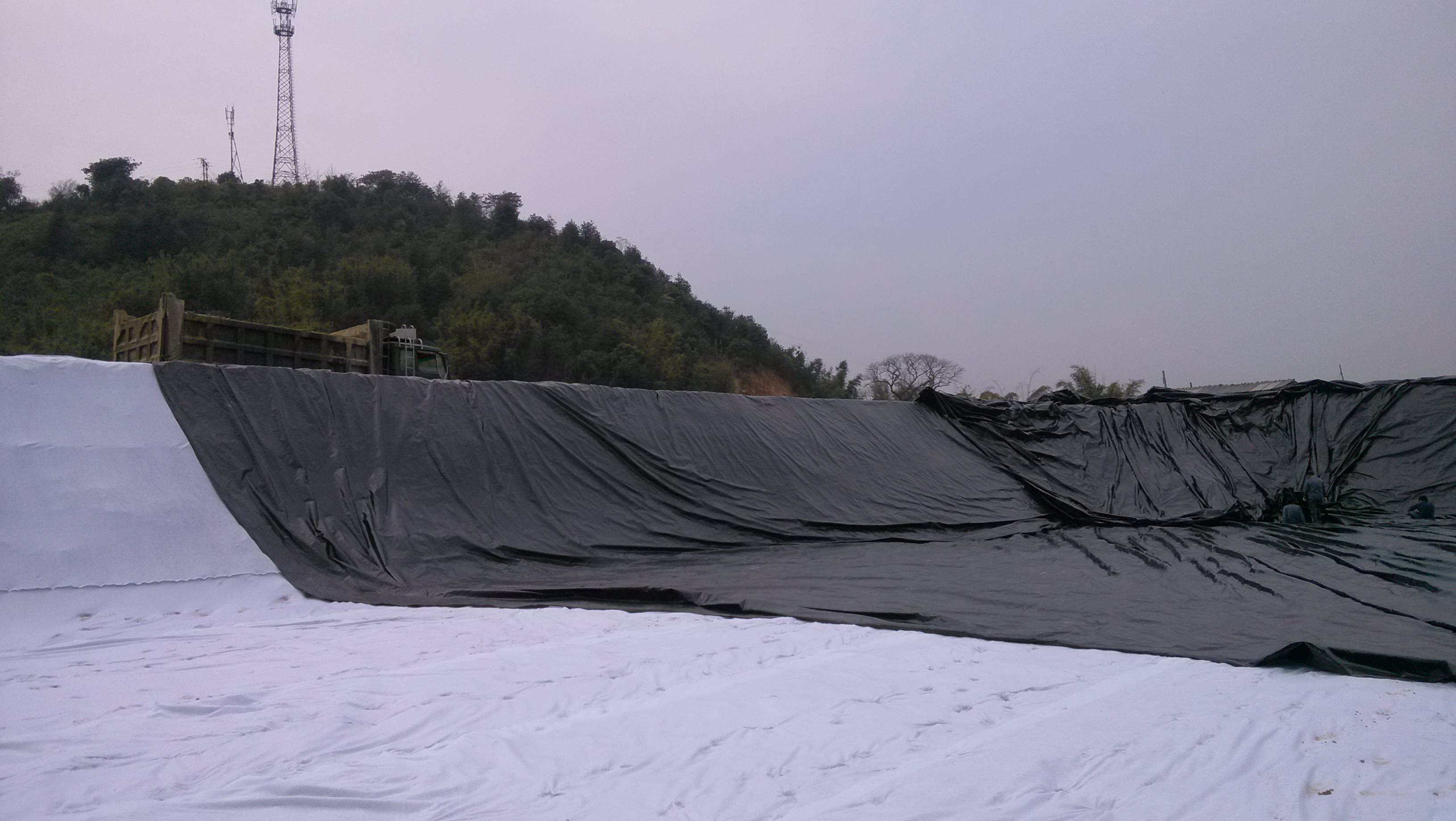 HDPE91香蕉视频下载地址膜渠道防滲基槽與鋪膜斷麵的形狀有哪幾種？