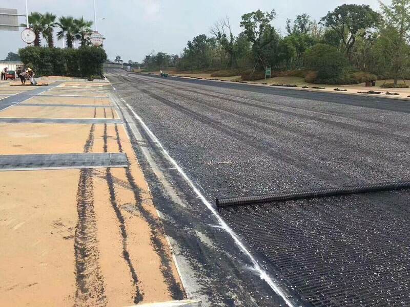 91香蕉视频下载地址格柵實施前還應當對舊路麵進行必要的清理